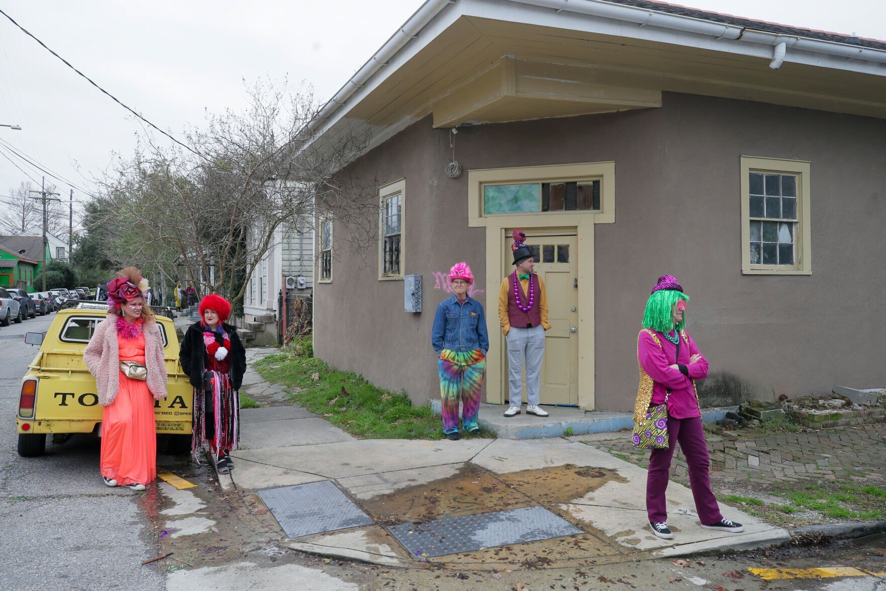 no.costumes.021424.0038.jpg